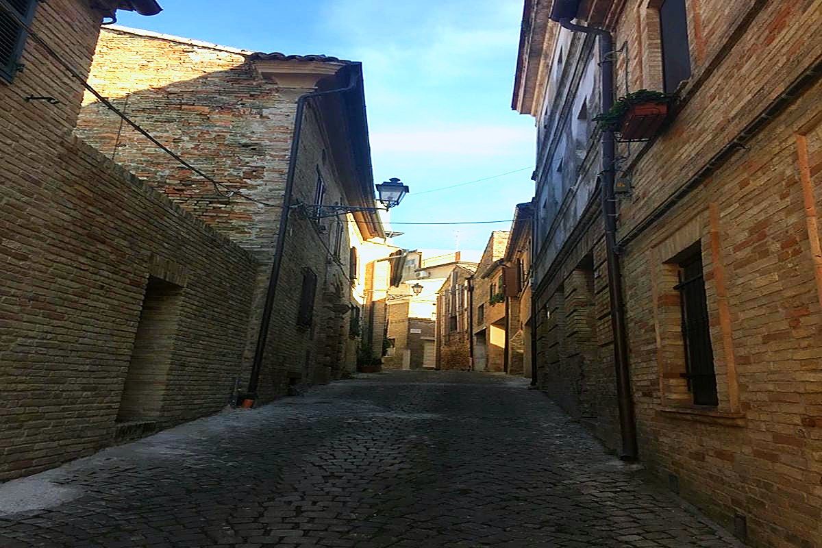 イタリアの路地裏の風景