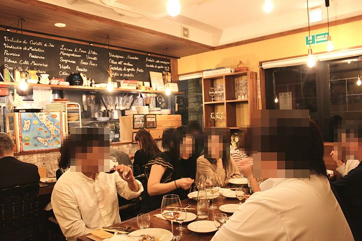 会の様子