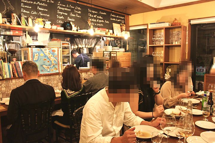 会の様子